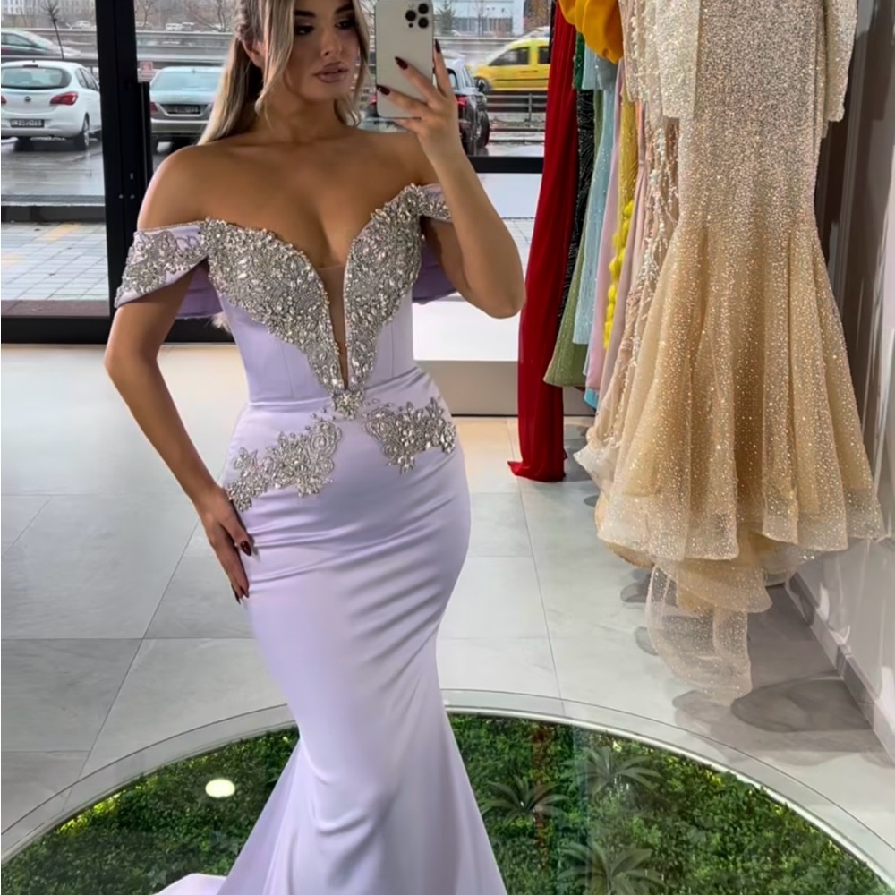 Elegant Green Off-Shoulder Dress